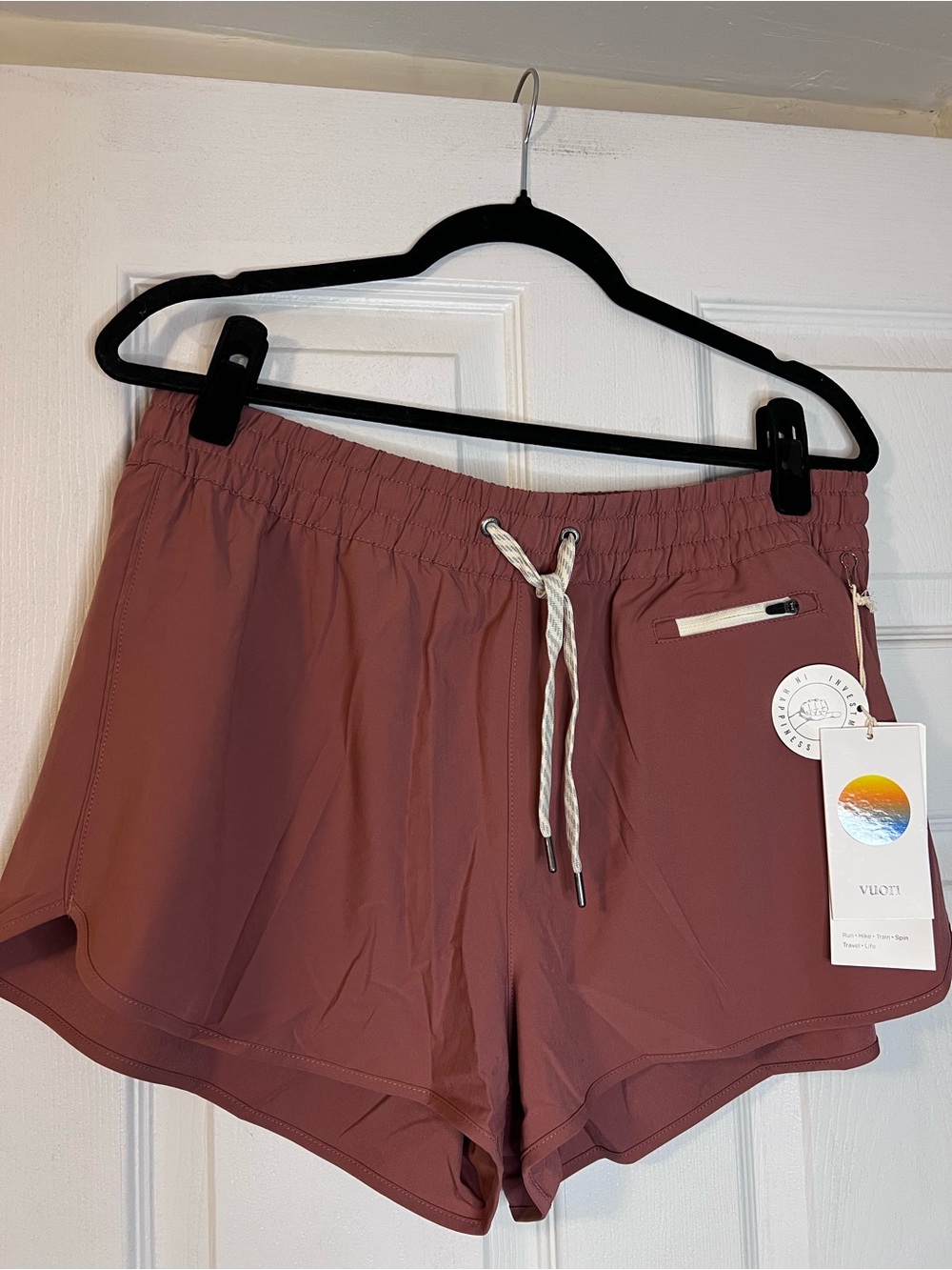 #758 NWT Vuori Clementine Short 2.0 Rosewood XL Lined Running Shorts - Picture 2 of 8